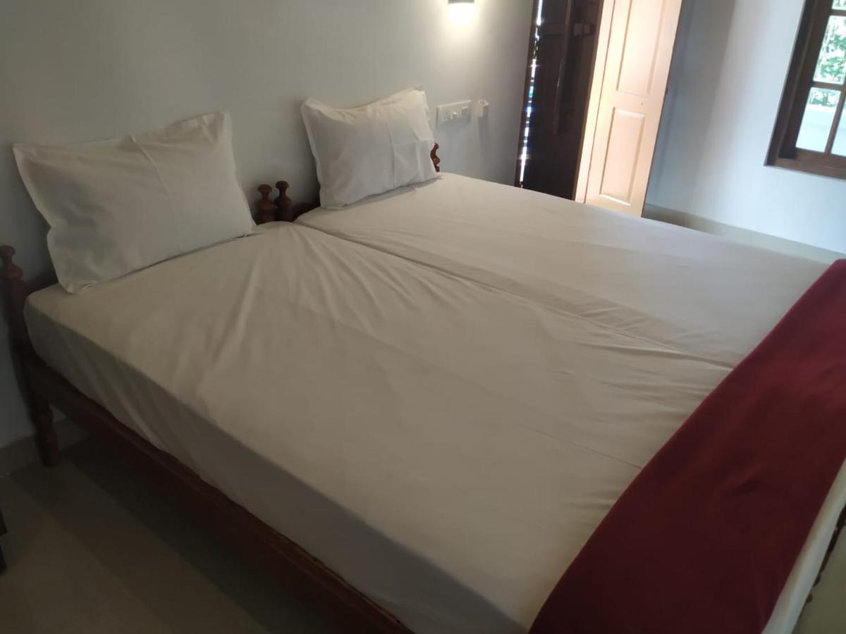 Vintage Inn Homestay Cherai Beach ภายนอก รูปภาพ